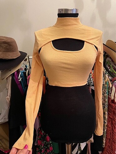 Crop top üst