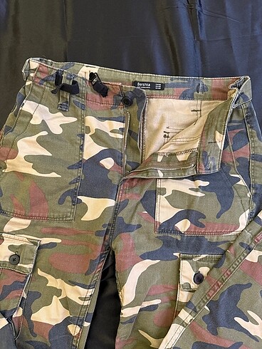 m Beden Bershka kamuflaj