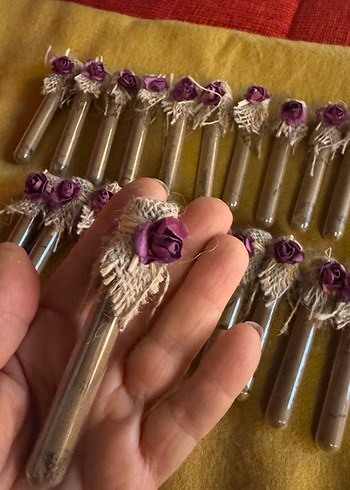 Kına İçin Süslenmiş Tüp - Görsel 2