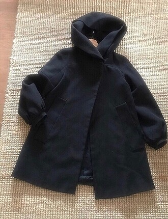 Zara S beden siyah kaşe kaban.