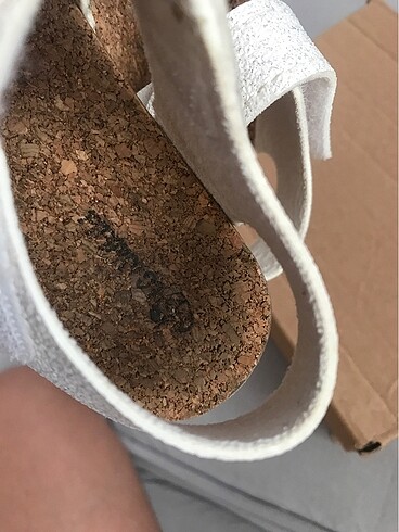 23 Beden beyaz Renk Sandalet