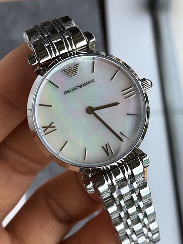 Emporio Armani EMPORİO ARMANİ AR1682 SEDEF KADRAN KADIN KOL SAATİ