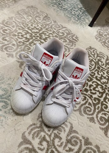 37 Beden Adidas Beyaz Renkli Bağcıklı Kadın Spor Ayakkabı