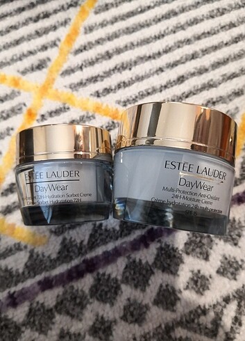 Estee Lauder Seyahat boy estee lauder şişeler...