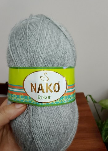 Nako rekor marka Gri İplik ve Estarosa Şiş Kutusu Seti