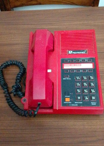 Kırmızı Masaüstü Telefon