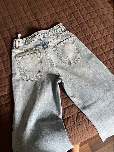 38 Beden mavi Renk Bershka Wide leg distressed jean