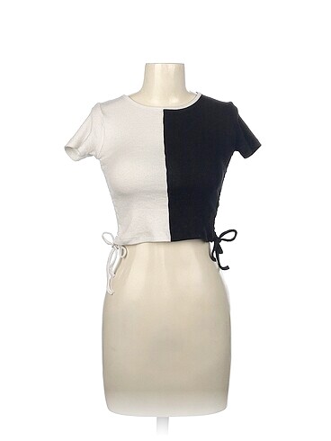 Diğer T-shirt %70 İndirimli.