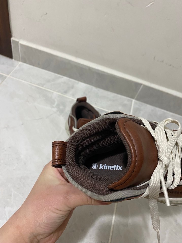 Erkek çocuk bot - Görsel 4