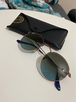 Ray-Ban güneş gözlüğü
