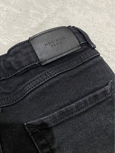 9 Yaş Beden siyah Renk Mango 9 yaş kız çocuk jean flare model