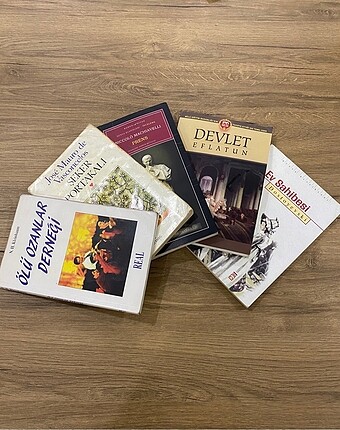 Dünya Klasiklerinden Oluşan Kitaplar