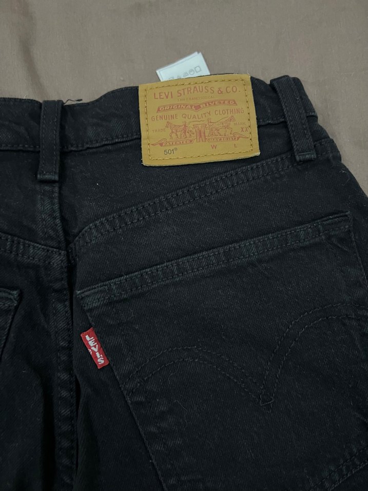 Levis 501 Siyah Midi Kadın Denim Jean — görsel 7/9