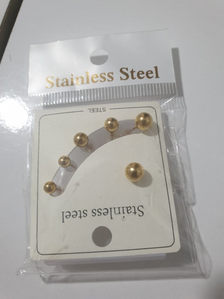 Altın Renkli Uzun Zincirli Çiçekli Kolye - Görsel 3