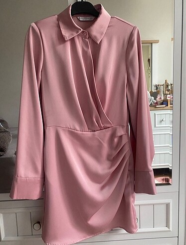 Stradivarius Saten pembe elbise