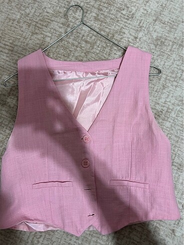 Pembe yelek