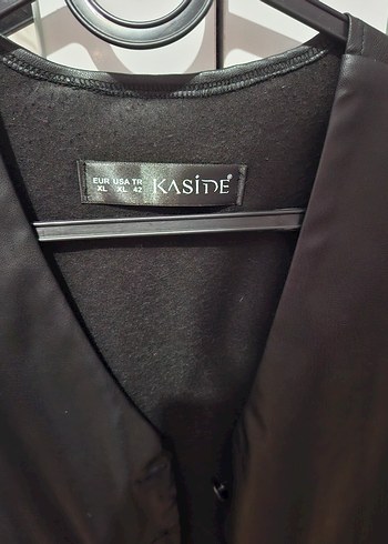 Düğmeli Siyah Deri Kadın Yelek - Görsel 3