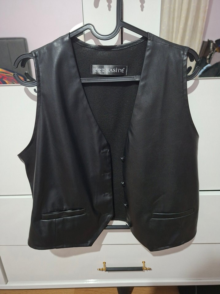 Düğmeli Siyah Deri Kadın Yelek - Görsel 4