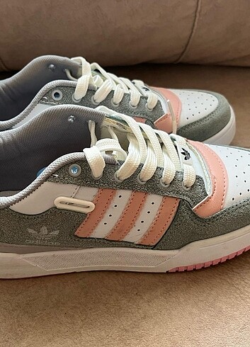 39 Beden çeşitli Renk Adidas ayakkabı 
