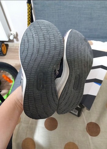 28 Beden gri Renk Adidas Erkek Çocuk Spor Ayakkabı