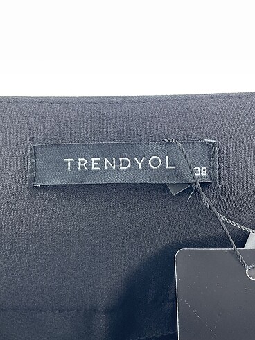 38 Beden siyah Renk Trendyol & Milla Düz Kesim %70 İndirimli.