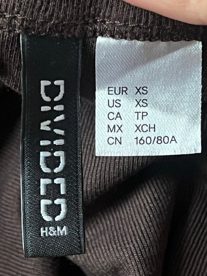 Uzun Kollu Yüksek Yakalı Siyah İnce Elbise - Görsel 3