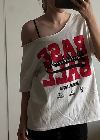 Beyaz Baskılı Straplez Oversize Tişört - Görsel 3