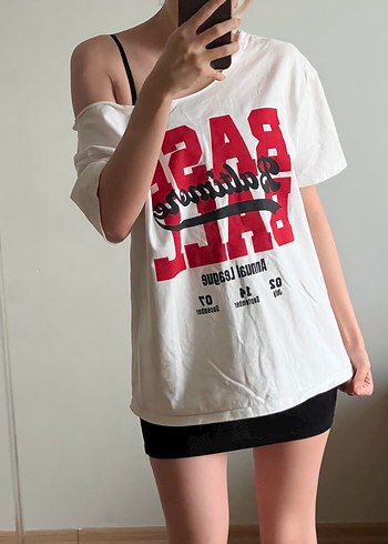 Beyaz Baskılı Straplez Oversize Tişört - Görsel 2