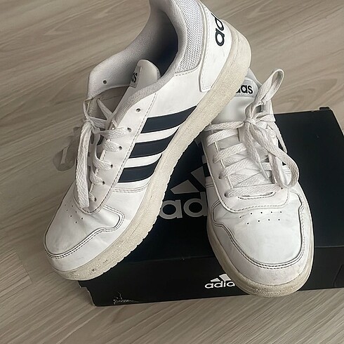 Adidas spor ayakkabı