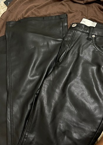 s Beden siyah Renk Bershka Siyah Deri Kadın Pantolon