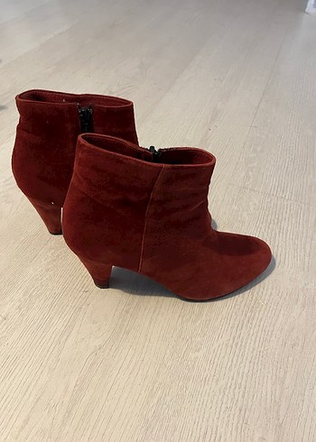 38 Beden Hotiç Bordo Süet Topuklu Bot