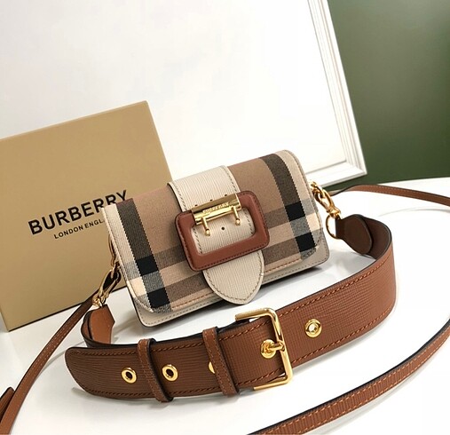 Burberry The Buckle Çanta