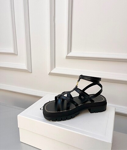 37 Beden siyah Renk Celine sandalet
