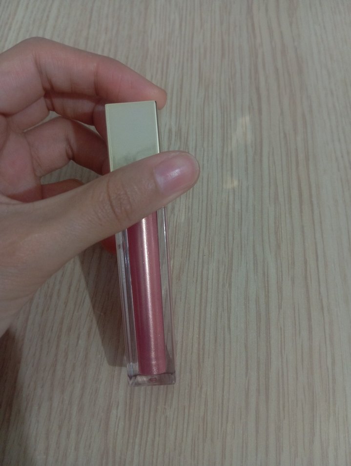 Parlak Simli Ruj - Görsel 2