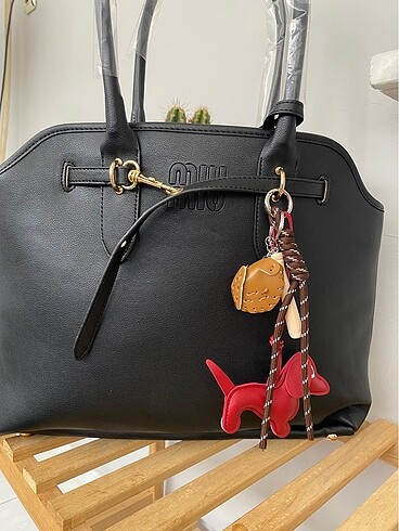 Miu Miu Miu Büyük Boy