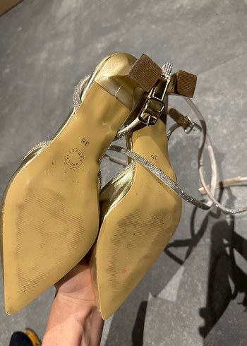 Altın Renkli Stiletto Topuklu Kadın Abiye Ayakkabı - Görsel 3