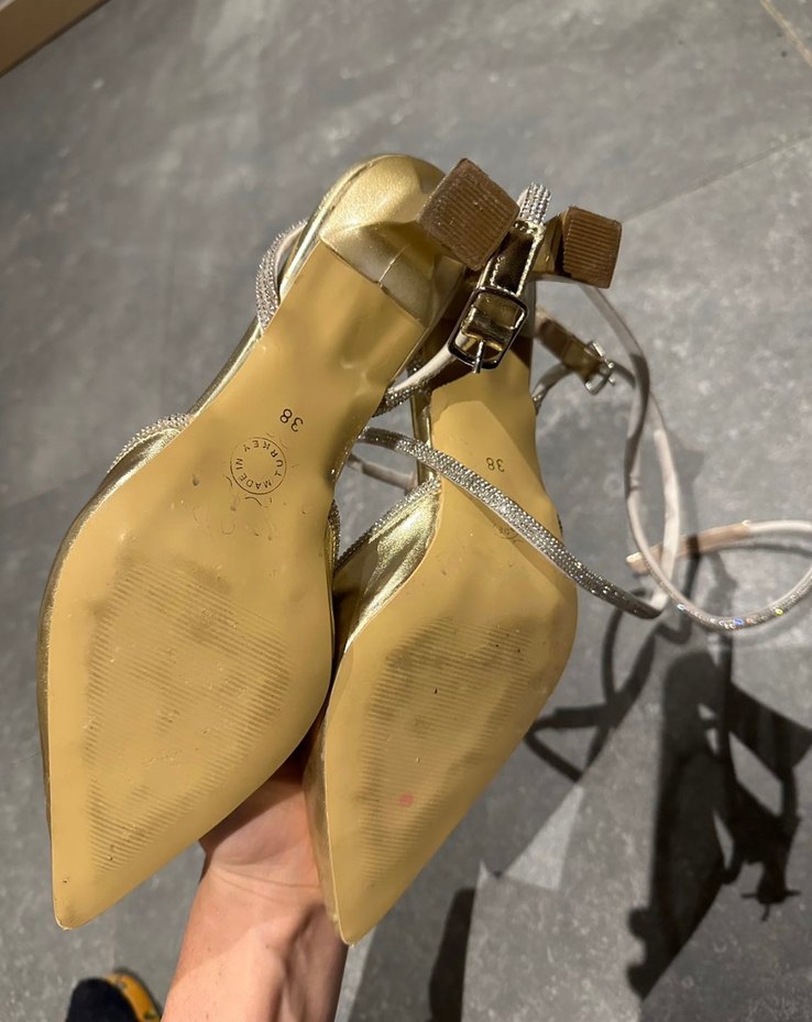 Altın Renkli Stiletto Topuklu Kadın Abiye Ayakkabı - Görsel 3