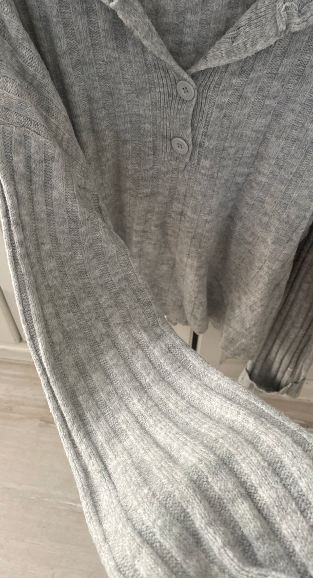 Gri Düğmeli Kadın Triko Kazak - Görsel 4