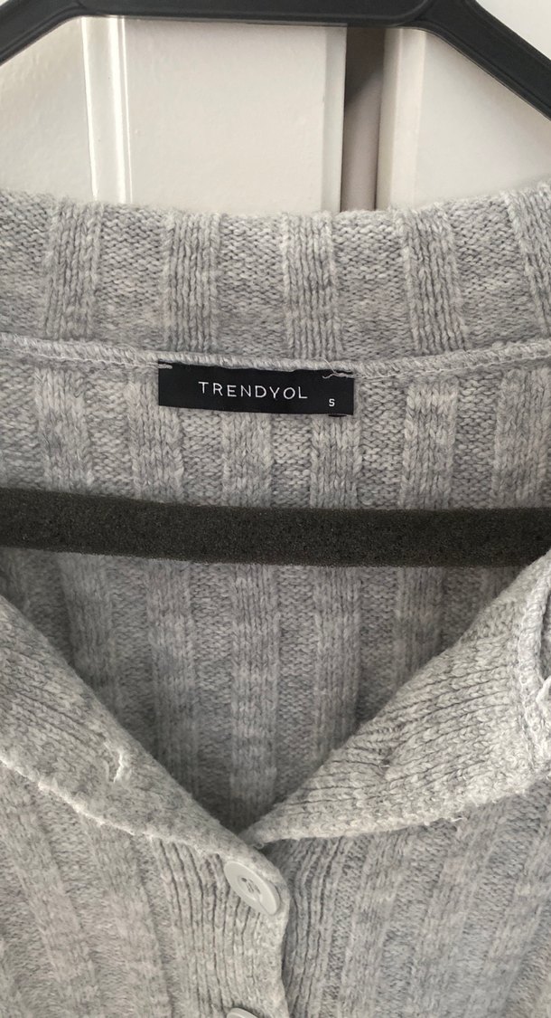 Gri Düğmeli Kadın Triko Kazak - Görsel 3