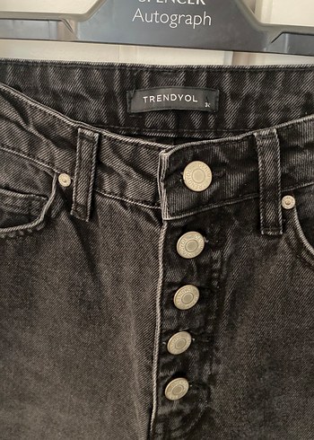 Düğmeli Siyah Bol Kesim Kadın Kot Pantolon - Görsel 3