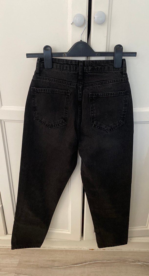 Düğmeli Siyah Bol Kesim Kadın Kot Pantolon - Görsel 4