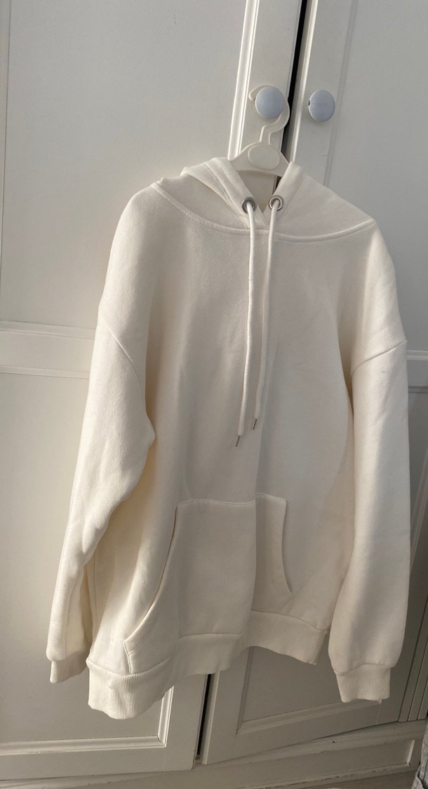 Beyaz Kapüşonlu Salaş Sweatshirt - Görsel 3