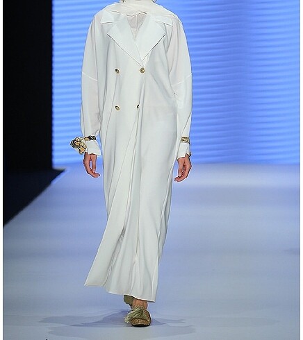 Al sheikha ekru Abaya