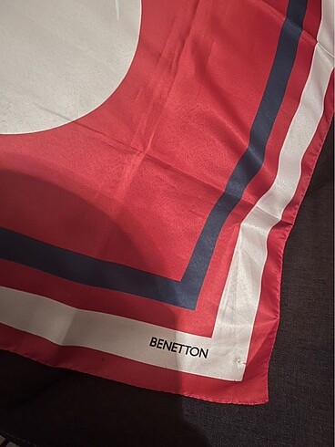 Beden Benetton eşarp