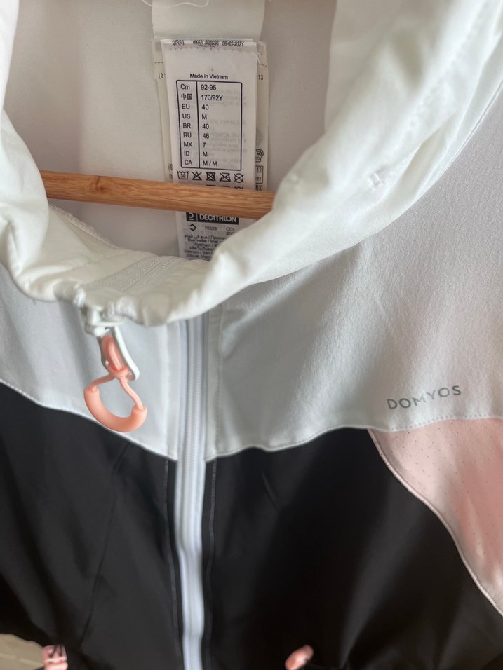 Domyos parmak geçirmeli şapkalı fitness üst - Görsel 4