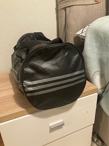 Beden Adidas spor çantası
