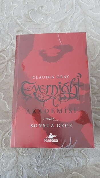 Claudia Gray Evernight Akademisi Serisi