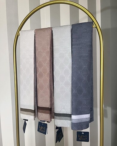 İpek Monogram şal