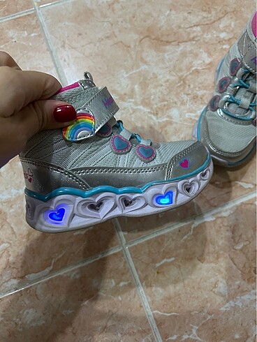 22 Beden Skechers bot