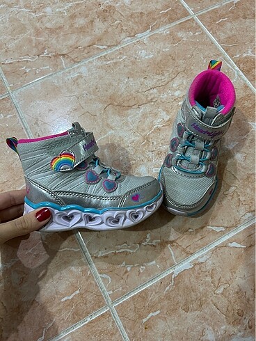 Skechers Skechers bot